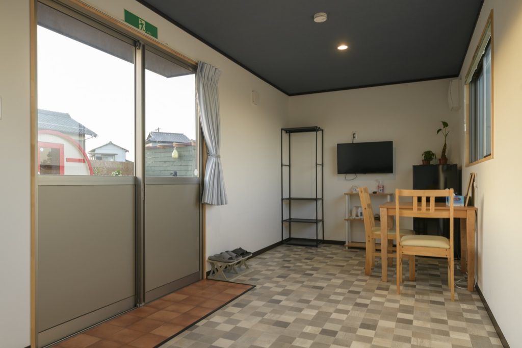 冷暖房を備えたロッヂ岐阜の宿泊用客室